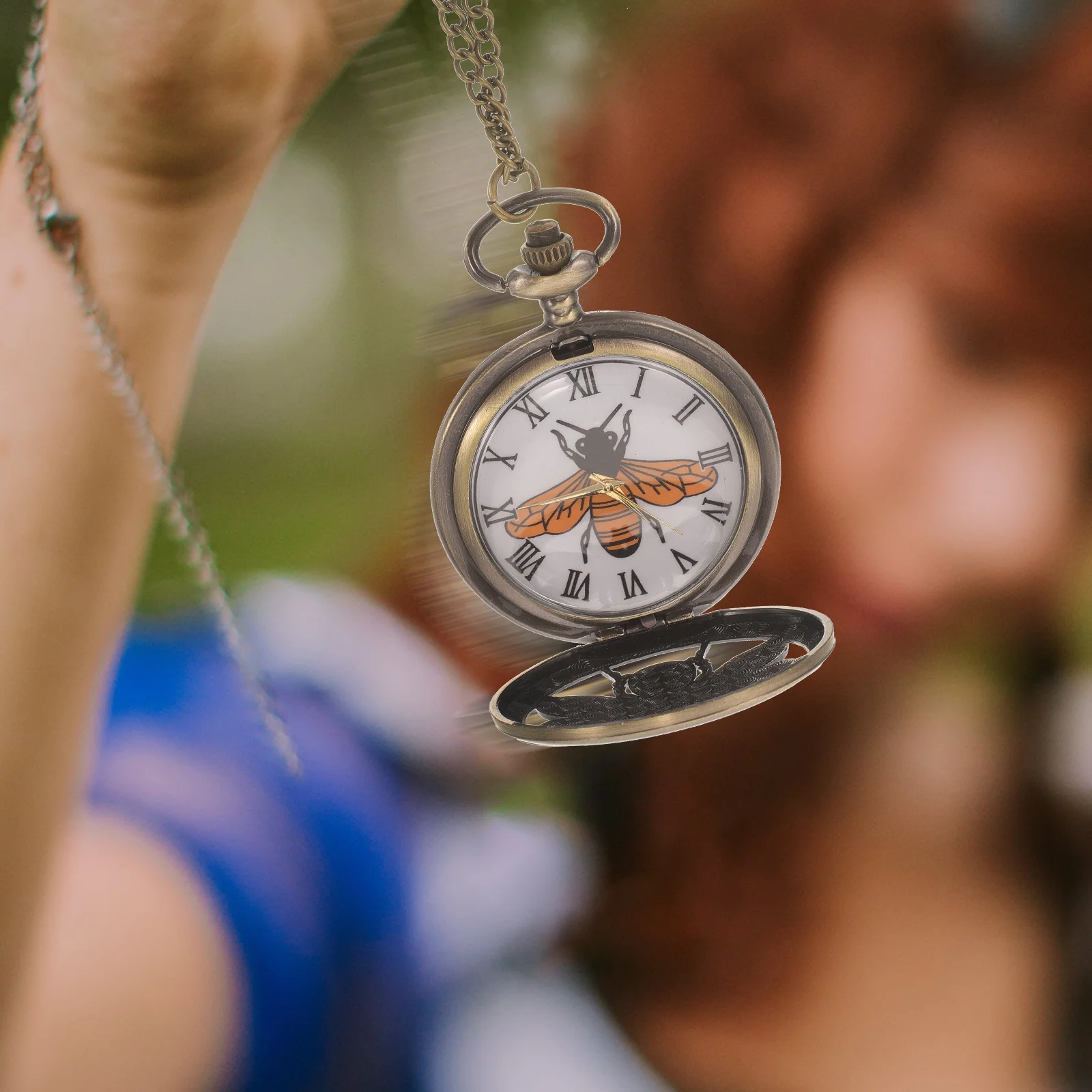 

Retro Pocket Watch Necklace Vintage Decor Bee Pendant Alloy Women Cute Adjustable Quartz Large Size Hollow