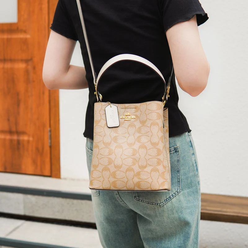 

Elegant Women's Leather Fashion Designer Shoulder Bag Luxury Crossbody Classic Tote Handbag For Daily Outfits