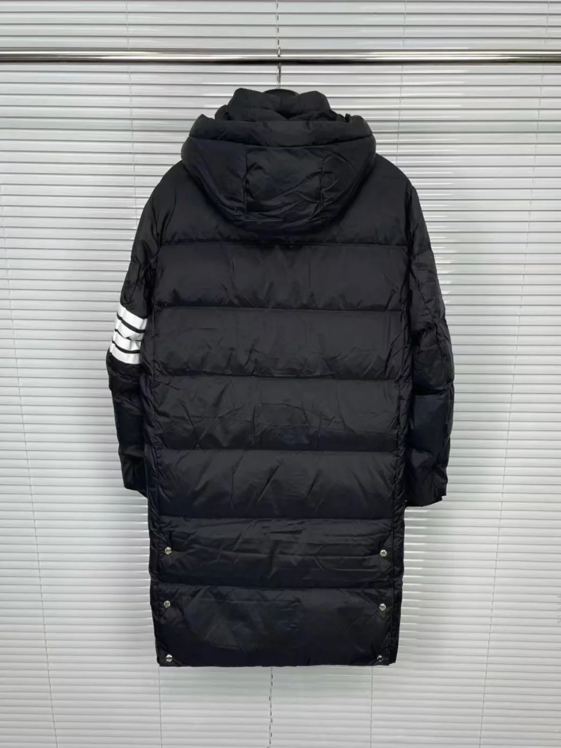 Hiver Thiened 90% blanc Du vers le bas à capuche Jaet mi-long quatre rayures grande taille vêtements d'extérieur amples manteau à la mode pour femmes