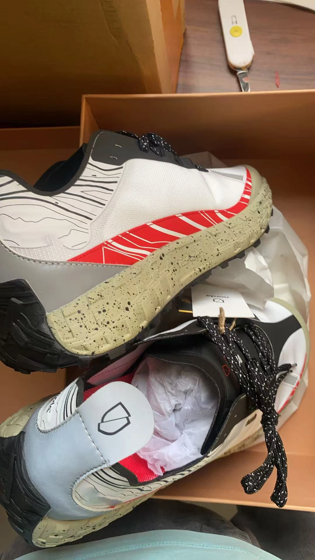 

Классические брендовые удобные и дышащие туфли для ходьбы и бега. Дизайнерская противоскользящая спортивная обувь. Повседневная обувь.