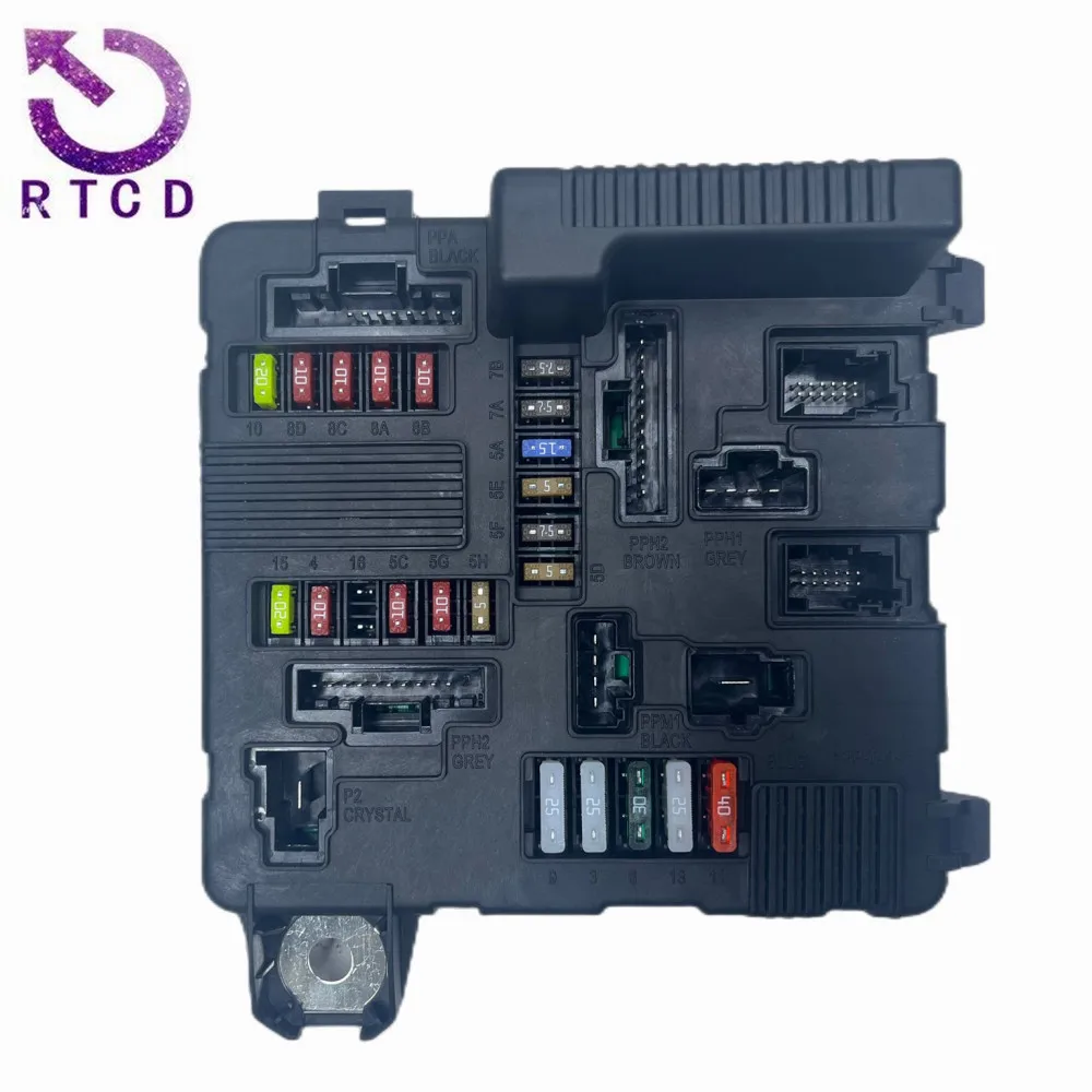Automobile High-Quality Fuse Box 8200306033 8200306033B 8200306032C FOR RENAULT MEGANA Landscape