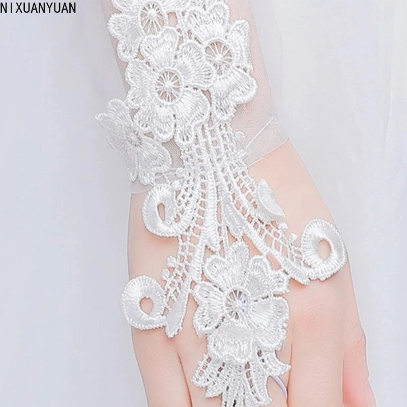 ขายร้อนถุงมืองานแต่งงาน2023 New Fingerless เจ้าสาวสั้นถุงมือลูกไม้ Appliqued งานแต่งงานชุดอุปกรณ์จัดงานแต่งงาน