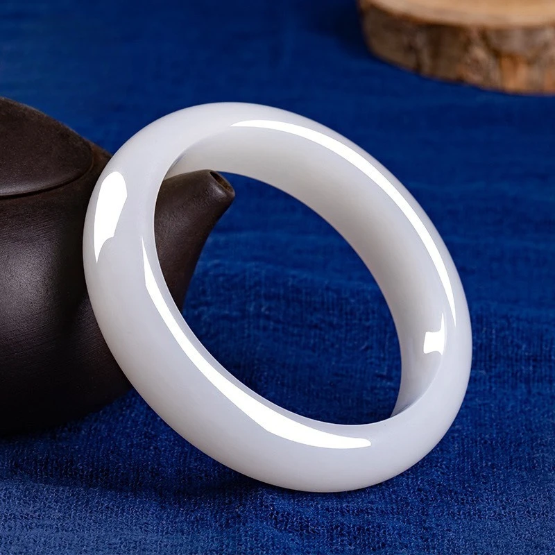 

Natural Gold Silk Jade Bracelet, Suitable for Daily Wear and Classic Wear