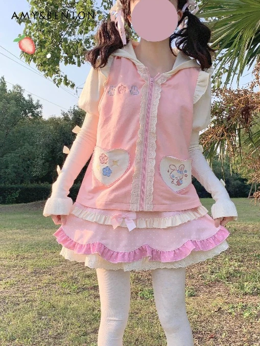 

Оригинальный милый двухмерный топ-мини с капюшоном и вышивкой в мультяшном стиле для девочек, летний комплект Kawaii