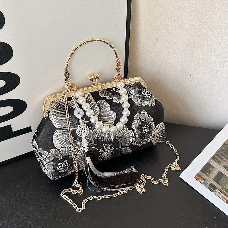 

New Chinese Style Embroidered Evening Bag Women's Elegant Banquet Shoulder Purse Tassel Vintage Metal Clasp Wedding Party Clutch
