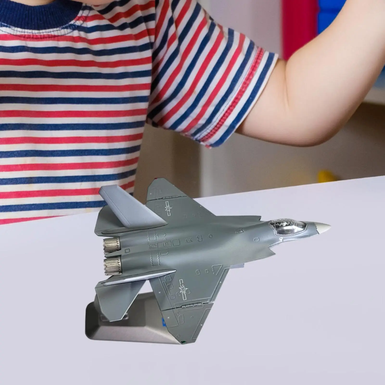 

1/100 Scale Fighter Jet Model Alloy Attack Plane Toy for Bar Bedroom Shelf