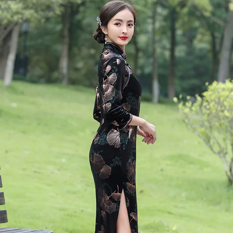 

2023 Spring Velvet Mid-sleeved Cheongsam Slim-fit Long Performance Temperament Chinese Style Qipao Dress for Women Mom Plus Size