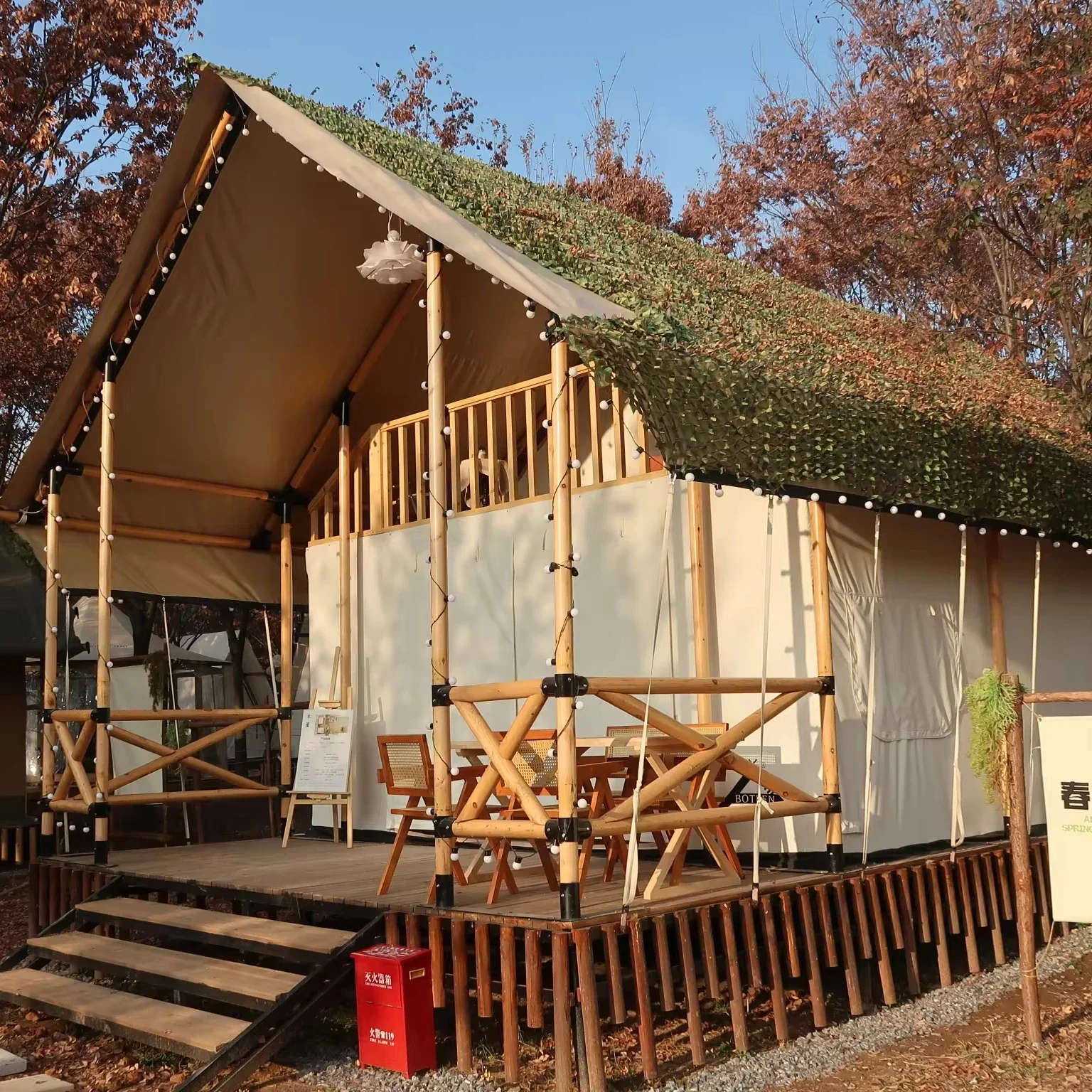 Outdoor Resort wodoodporny namiot hotelowy afrykański namiot safari duży glamping drewno prefabrykowany dom luksusowe u rodziny goszczącej