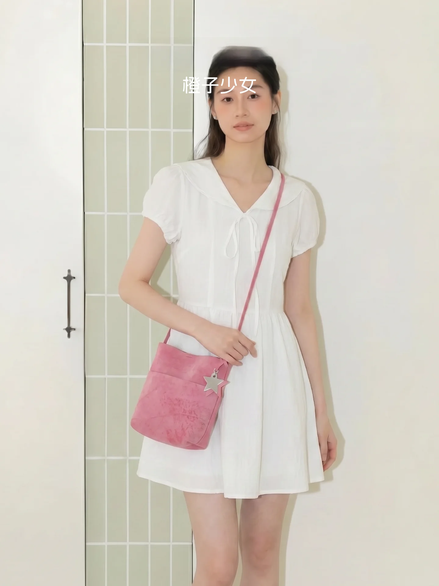 

Dopamine Orange Girl Bucket Bag Women's Crossbody Stylish Small Phone Bag for Commuting And Leisure Matching All