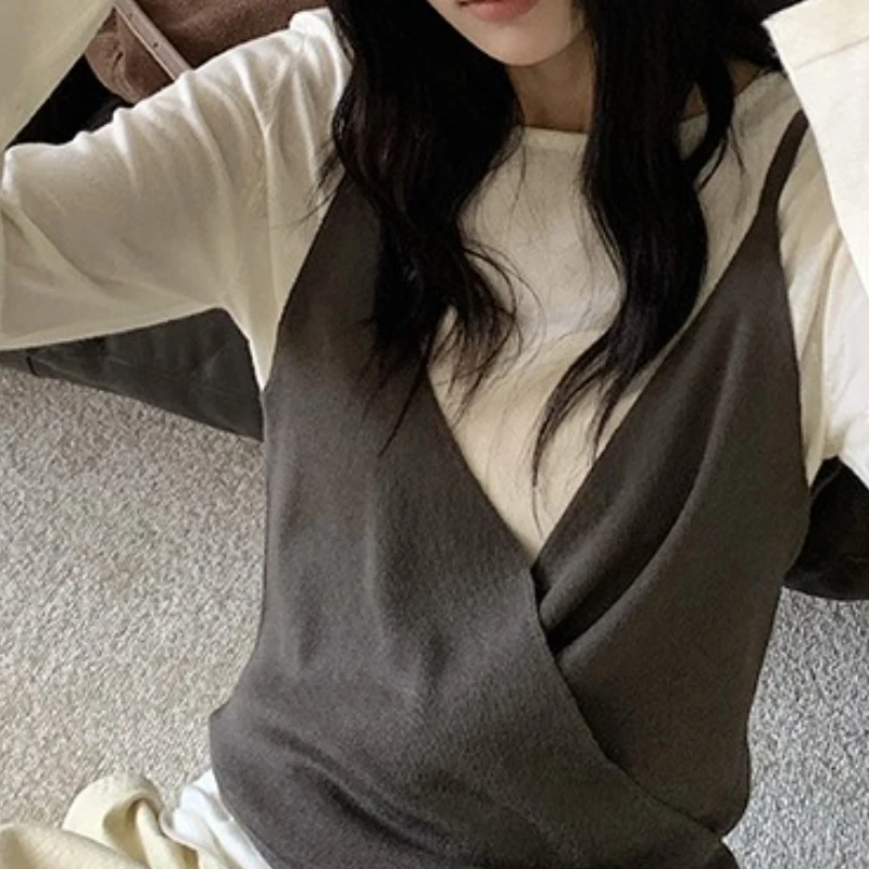 

Korean Design Sense Strap Long-sleeved Knitwear Two-piece Set Women's Autumn New Skin-friendly Soft Waxy Versatile Pullover Top