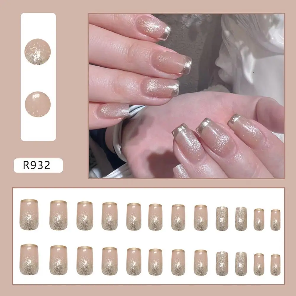 ヒョウ柄ネイルパッチ レトロで取り外し可能な立体的な不規則なフレンチスタイルの着用可能なネイルパッチ ダイヤモンド30個入り