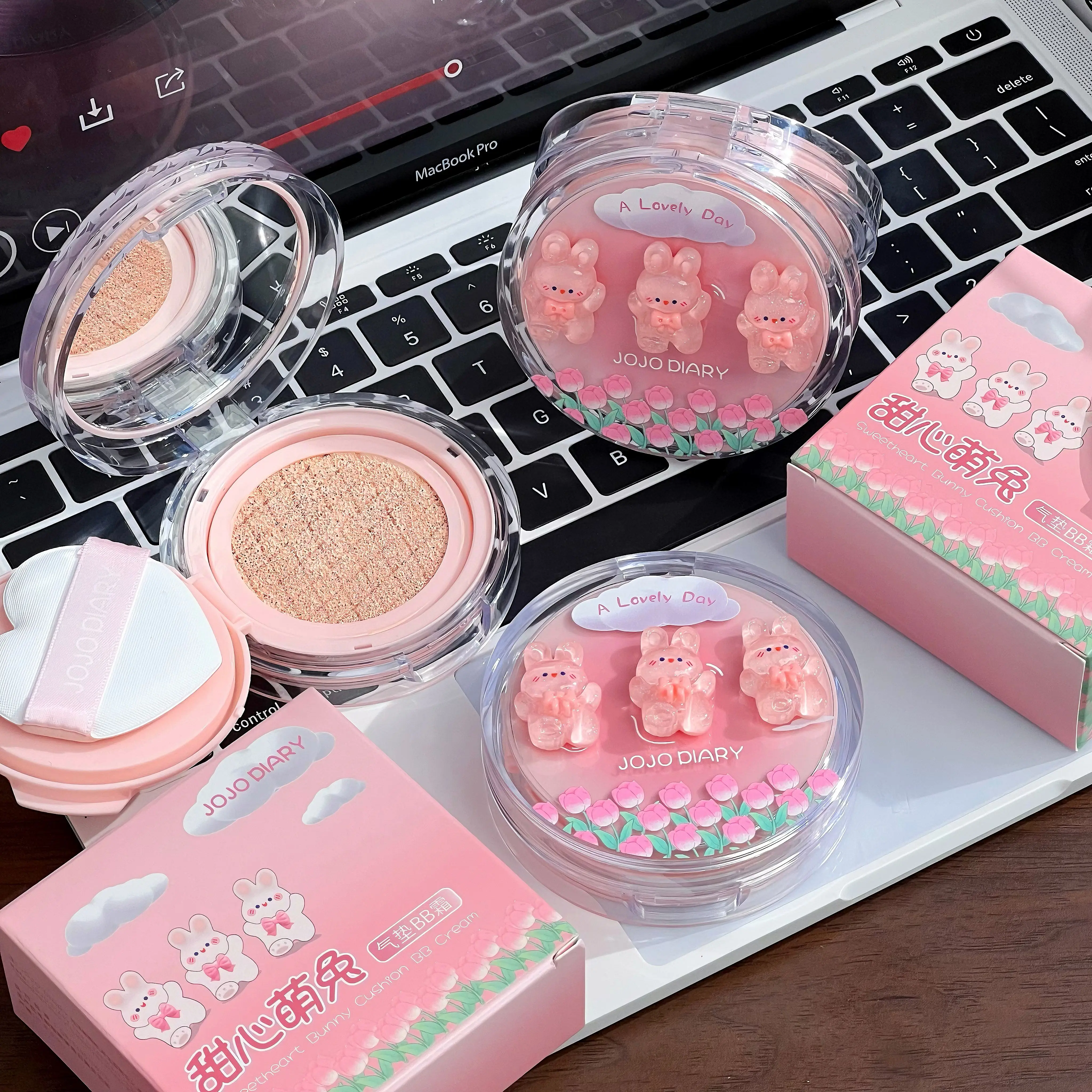 คอนซีลเลอร์บีบีครีมคุชชั่นเนื้อเนียนนุ่ม ชุ่มชื้น ติดทนนาน กันน้ำ ปกปิดดีเยี่ยม ให้ผิวเนียนกระจ่างใส ยี่ห้อโจโจ้ ไดอารี่