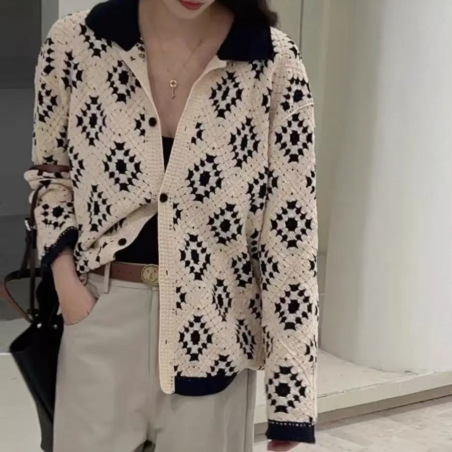 

Retro Fashion Lapel Contrasting Color Knitted Cardigan for Women's Autumn New Loose and Slimming Top