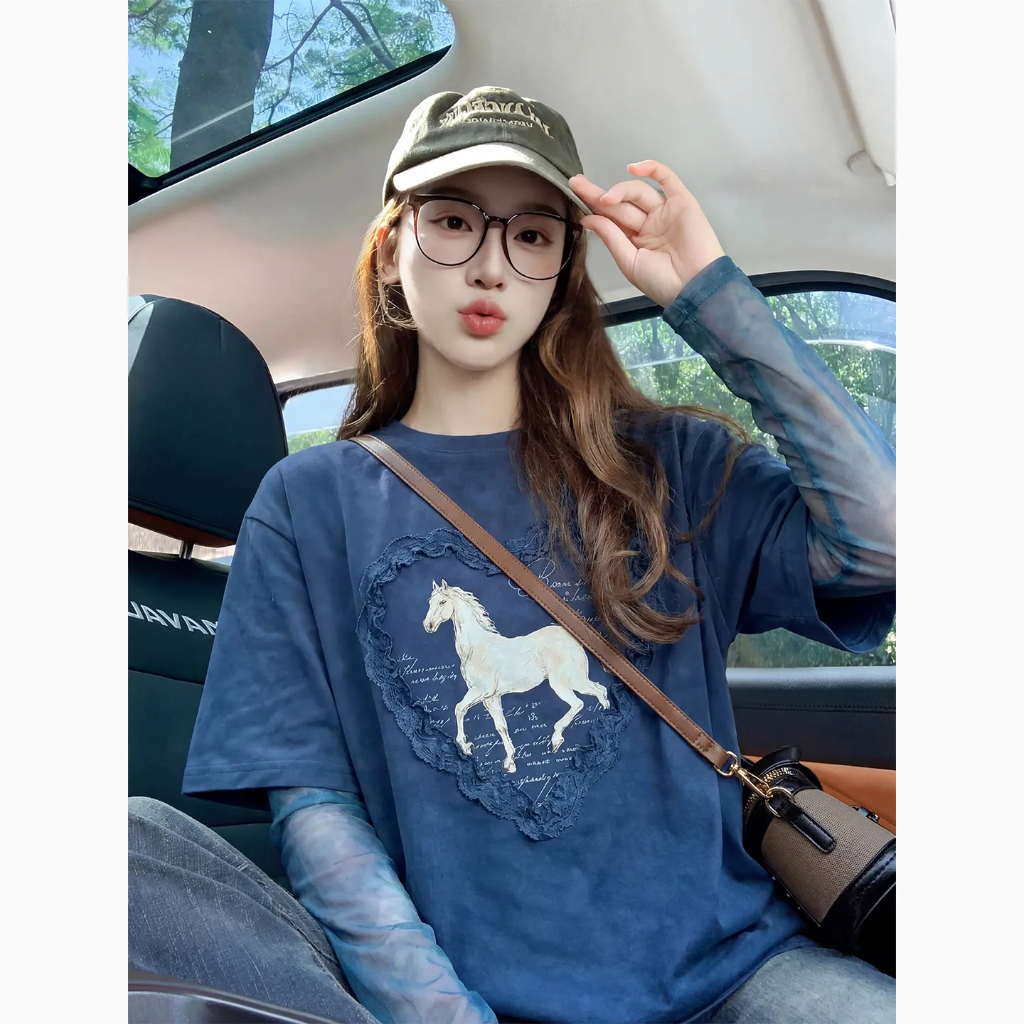 

Spring 2026 Blue round Neck Printed T-Shirt Women's Long Sleeve Base Shirt Top Korean Style Loose Fit Commute Style Cartoon P...