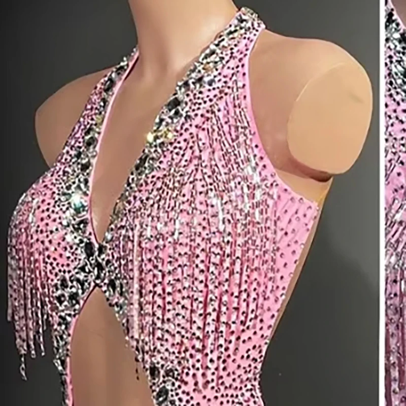 

Костюм для латинских танцев женский, элитный, на заказ, розовое платье с цветочным узором, с бриллиантовой цепочкой, для самбы, для выступлений