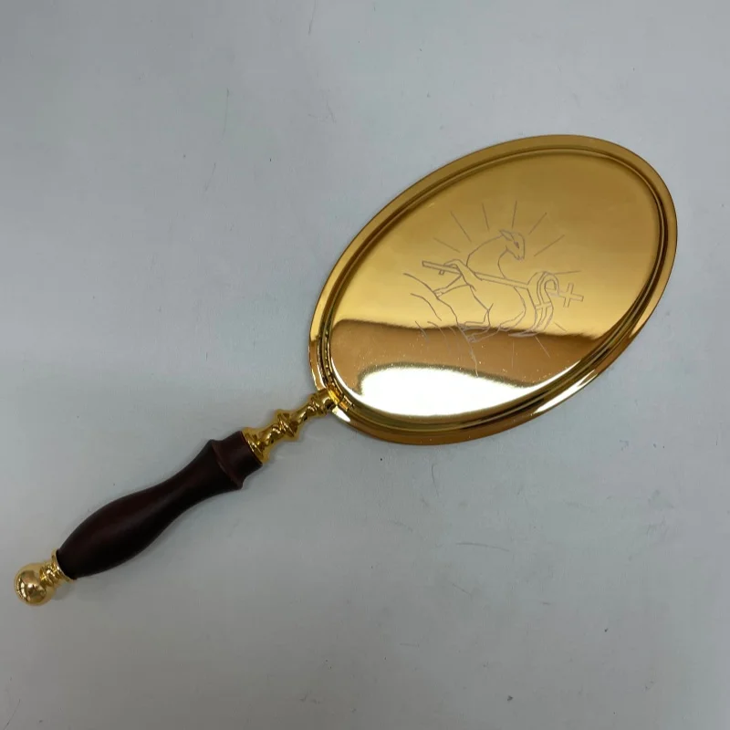 Brass Communion Paten Plate With Handle Brass Withe Gilded Back Engraved With Lamb Pattern For Mass Church Supplies