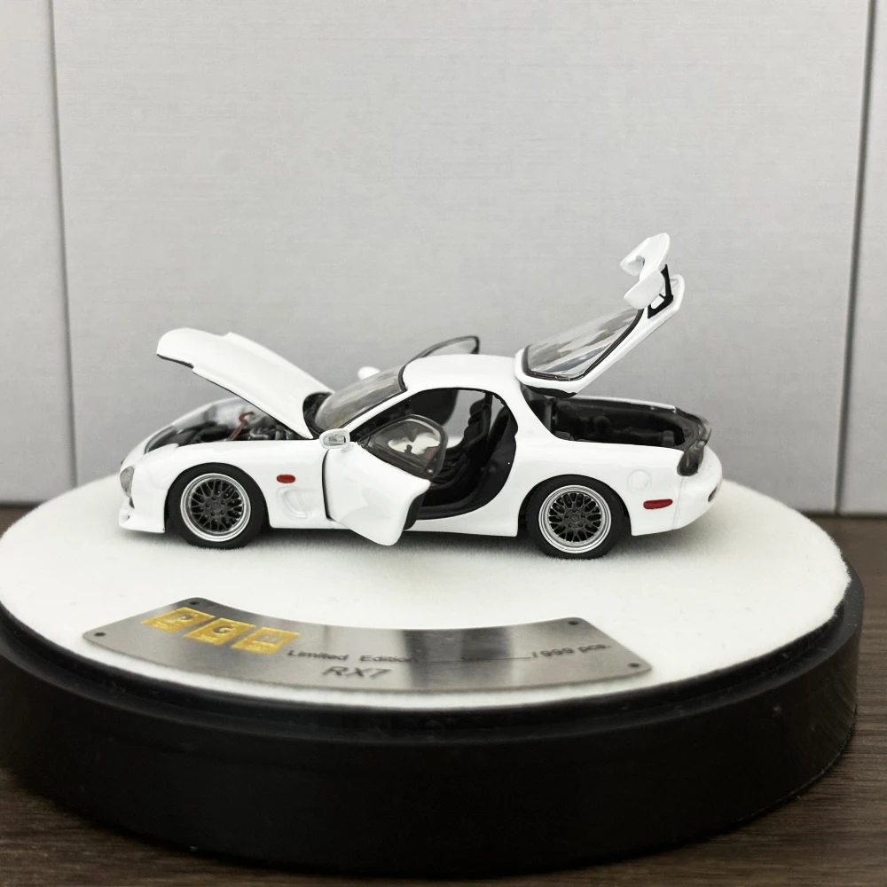 

PGM 1/64 RX7, белые две версии, литые автомобильные запасы, коллекция 2025 года, подарочная масштабная модель автомобиля