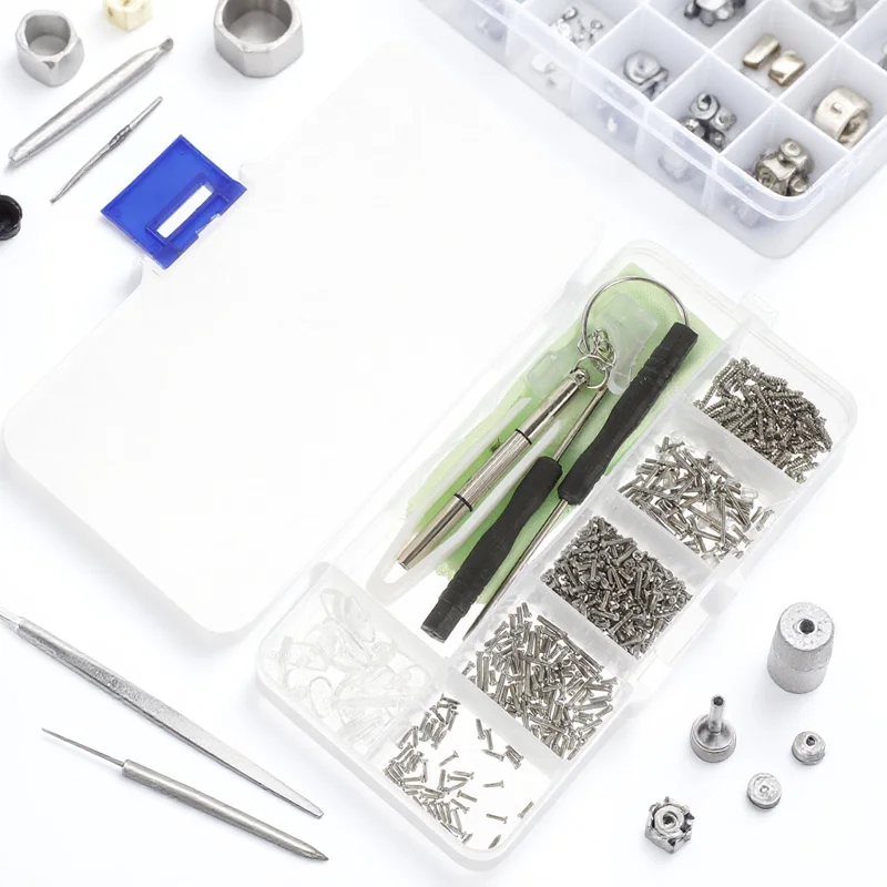 مجموعة واحدة من ملحقات إصلاح النظارات تتضمن مسامير مختلفة وسادات أنف للنظارة وأطراف سيليكون مضادة للانزلاق لضبط الإطار المنزلي