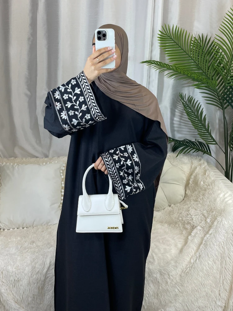 Gesloten Linnen Abaya Moslim Jurk Bloemenborduurwerk Gordel Abaya Voor Vrouwen Dubai Luxe Kalkoen Ramadan Islam Kaftan Gewaad