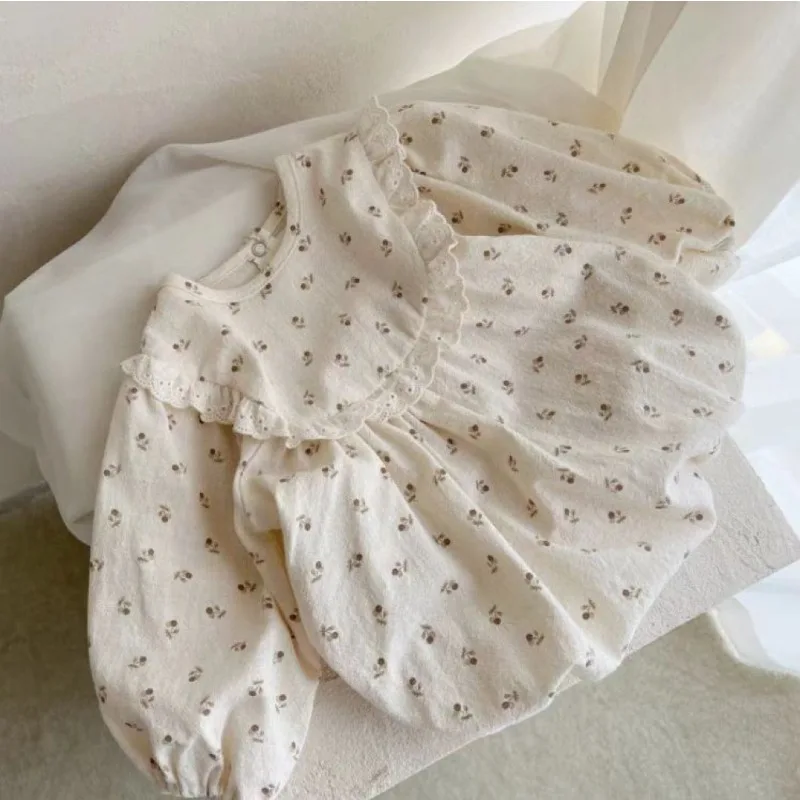 

Комбинезон для маленьких девочек, весна-осень 2023, милый кружевной комбинезон с цветочным принтом в корейском стиле, универсальные минималистичные боди с длинными рукавами