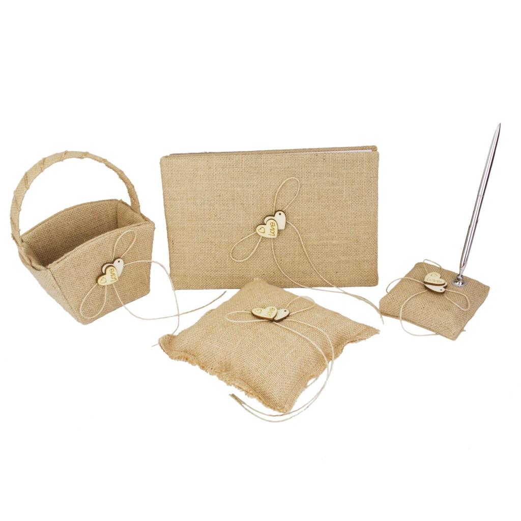 Cesta vintage de arpillera de arpillera para niñas con corazón de madera para boda