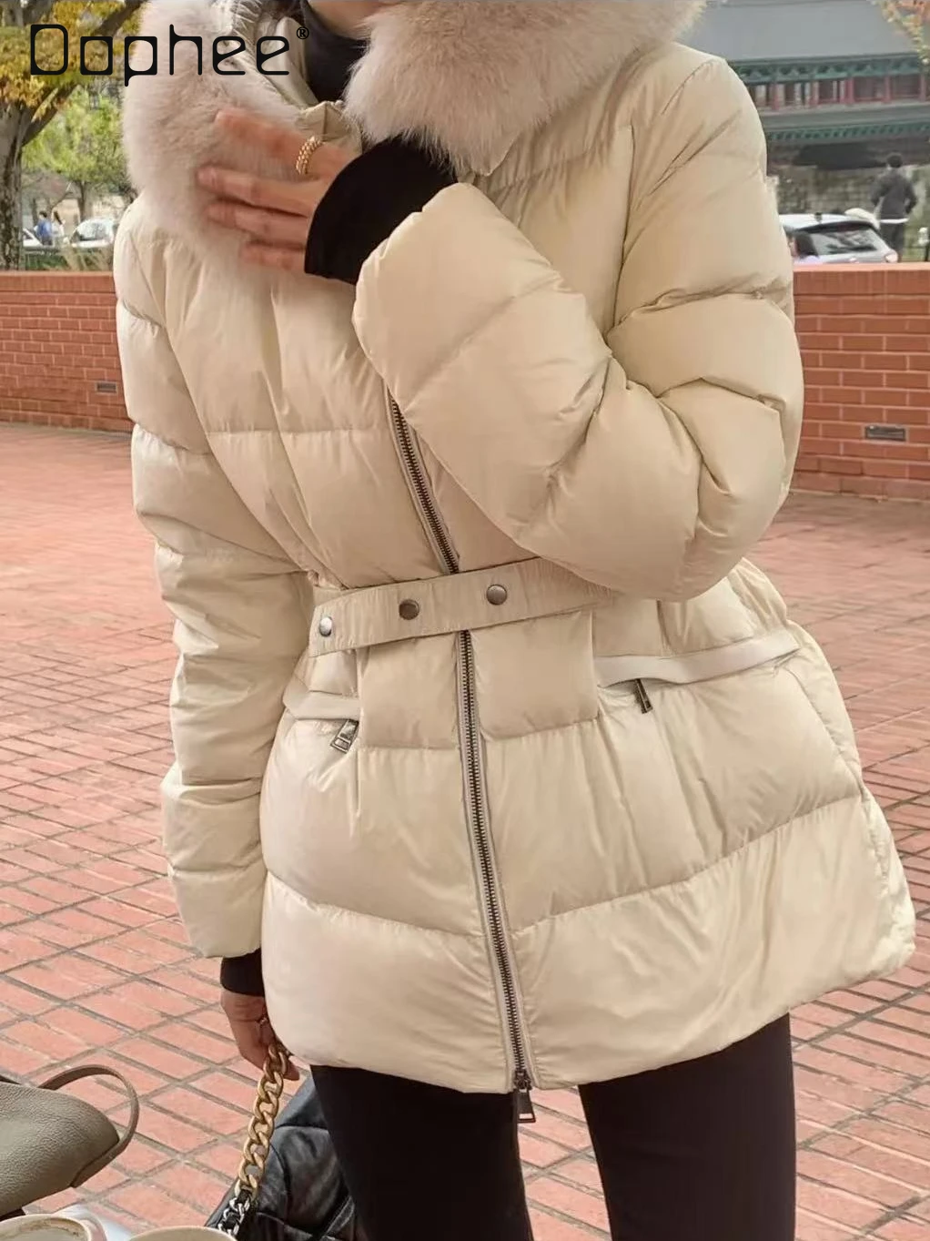

Осень-зима, корейский шикарный короткий женский пуховик с поясом, облегающий меховой воротник с капюшоном, утолщенное теплое белое пальто на утином пуху, топ