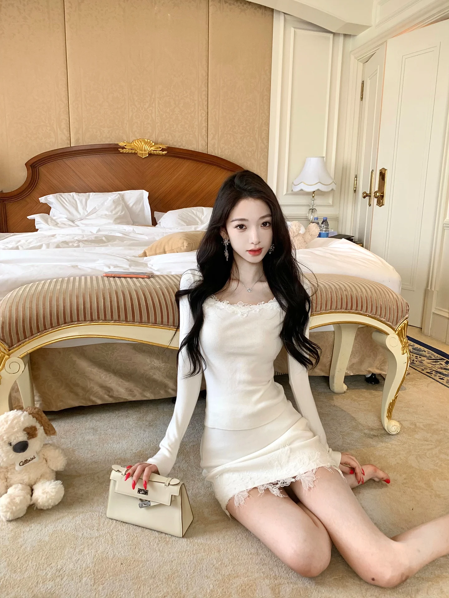 

J Studio Мягкая универсальная внутренняя одежда Базовый топ и обертывание вокруг юбки Трикотажный комплект из белого чайного кружева для поездок на работу Sle Winter Faion