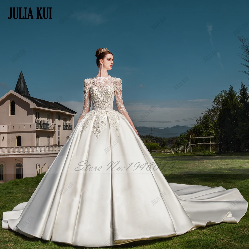 Julia Kui-vestido de novia de satén personalizado, vestido de novia con cuentas, bordado de perlas, encaje, mangas completas, cuello alto, falda nupcial de princesa