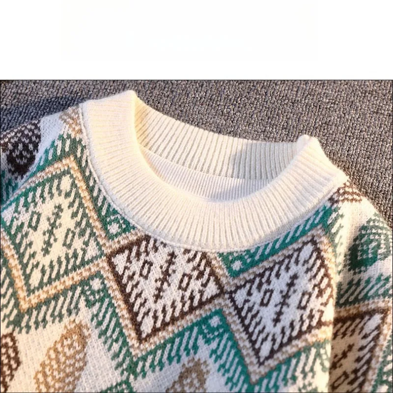 Men's Geometric Pattern Sweater, Casual Business Style, Gold Medal Quality Knitwear, White Navy Blue