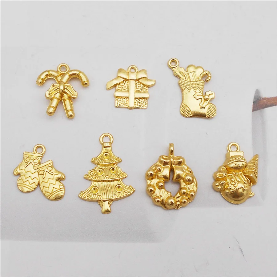 

Julie Wang 100g/Pack Alloy Gold Color Mixed Christmas Charms Snowman Tree Glove Boots Sceptre Pendant Jewelry Making Accessory