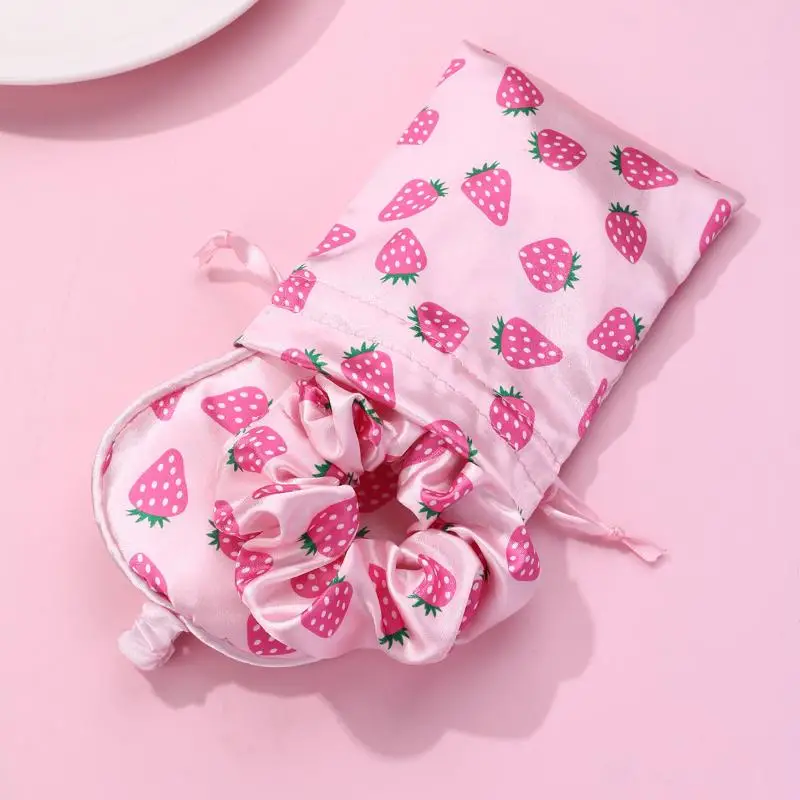 

Маска для сна из искусственного шелка клубники, эластичная повязка на голову, дорожная повязка на глаза, веревка для волос с сумкой для хранения для рельефа