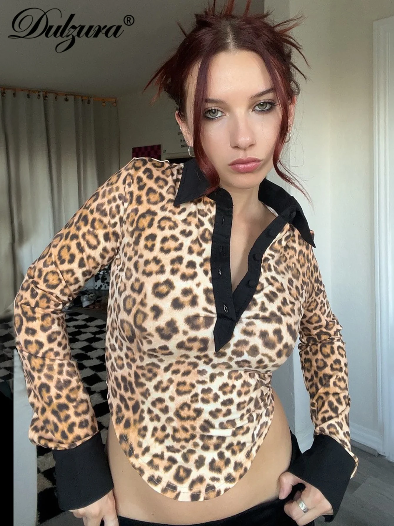 Zura-Haut court à manches longues et col rabattu pour femme, t-shirt sexy, pompon, bouton, léopard, tactique, fête, club, streetwear, automne