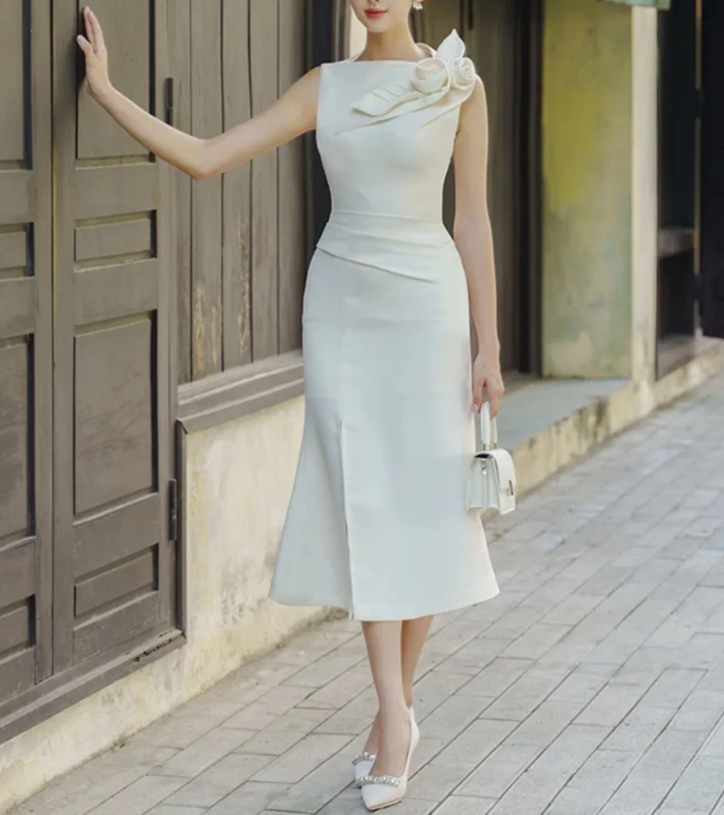 ชุดราตรีทรงเมอร์เมดคุณภาพสูงสั่งตัดพิเศษ แต่งดอกไม้ 3 มิติ แขนกุด คอทรงโอ ยาวระดับชา ฟัสต์อาน سهرات