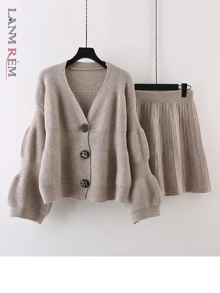 LANMREM Elegant Knited Two-piece Set Women\'s V-neck Single Breasted Cardigan With Short Skirts Female 2024 Autumn New 2Z2864