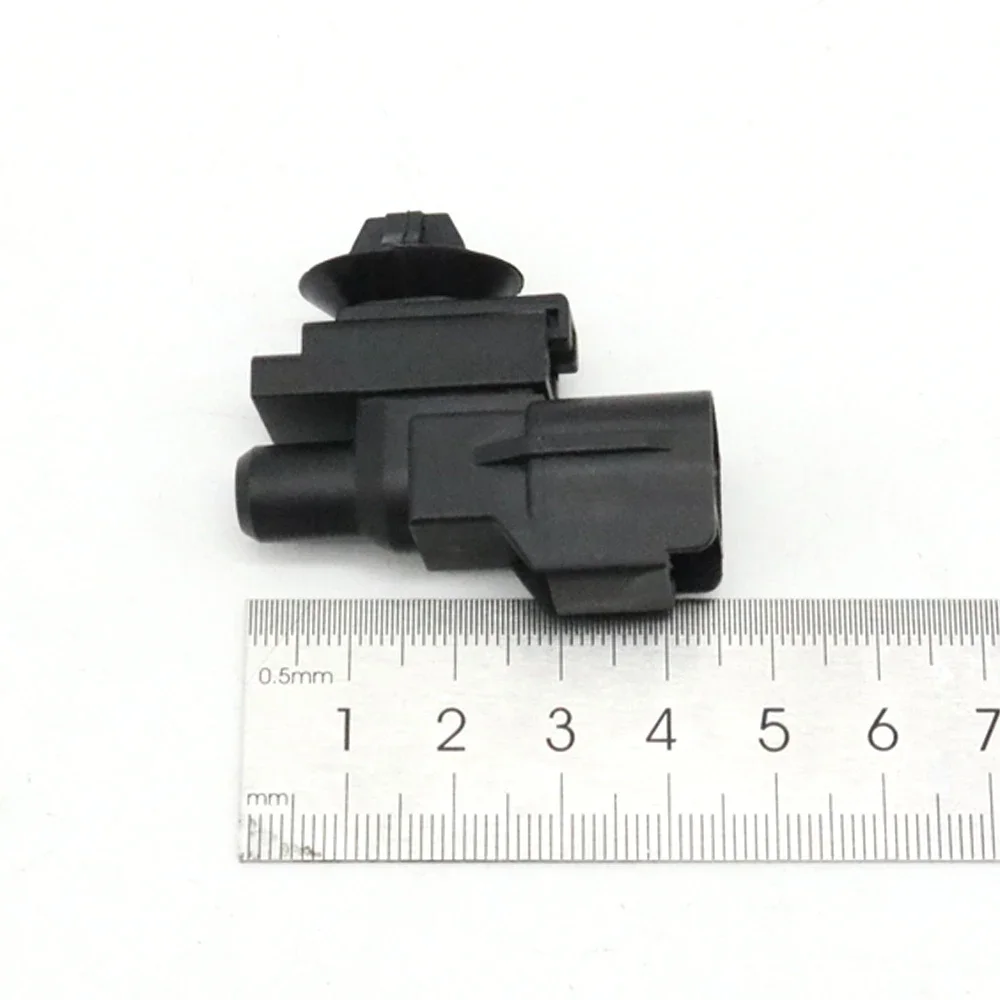 Ambient Air Temperature Sensor With Wire Plug For Mitsubishi ASX Outlander Montero Pajero Lancer Mirage Lexus GX470 GS430 ES350