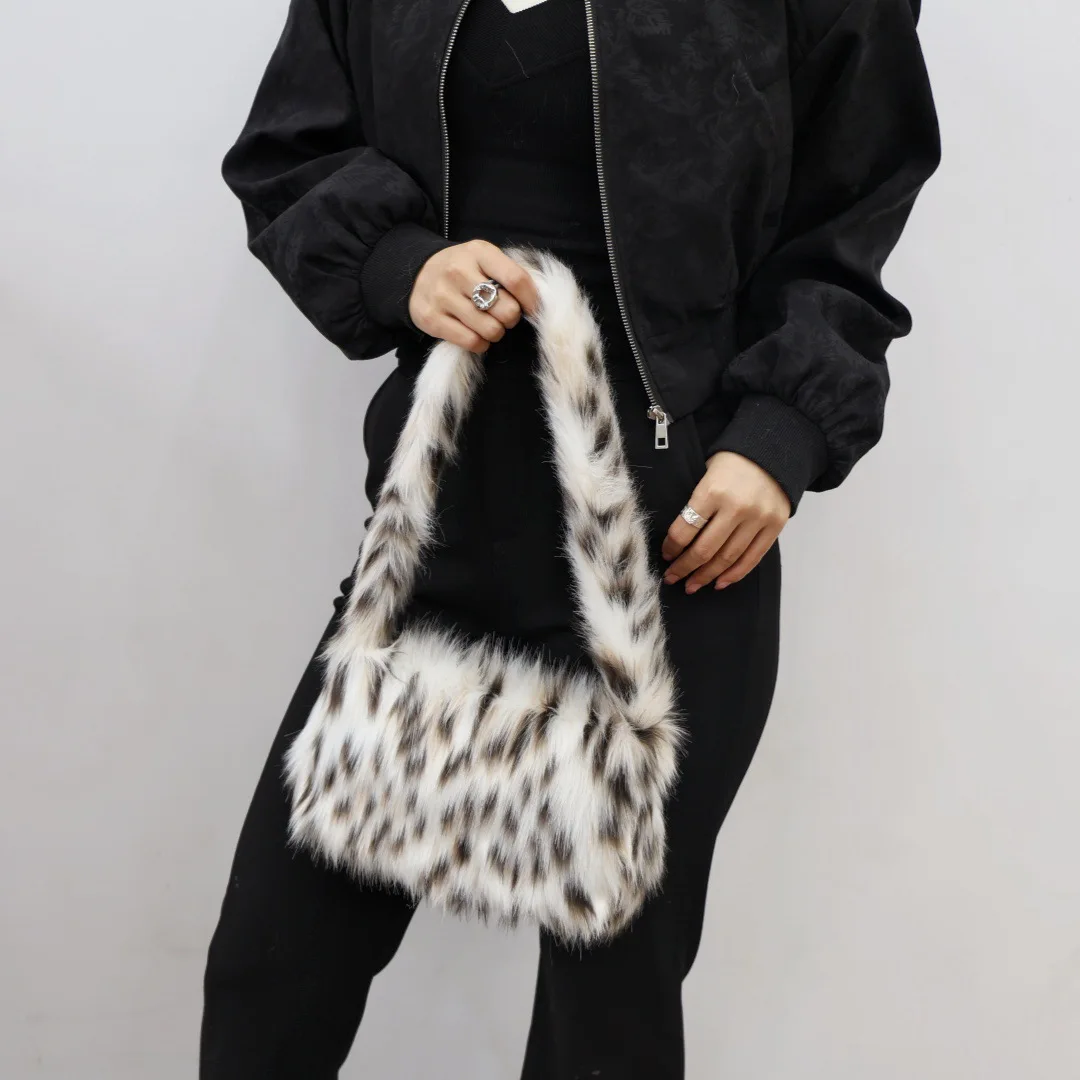 Y2K Trendige Plüsch-Unterarmtasche Damen Herbst-Winter Mode Einzelhandtasche Leopardenmuster-Tasche für Streetstyle – Detail 5