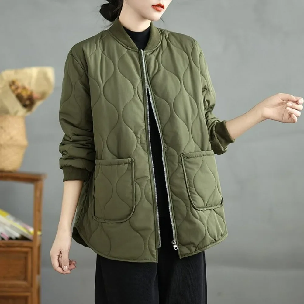 

Winter Loose Fit Plus Size Korean Versatile Slimming Down Alternative Padded Coat for Women and Moms in a New Export Design
