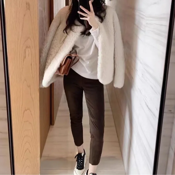 

Genuine leather pants for spring and autumn 2024, a fashionable new style of Melade color, versatile high-end cropped leggings,