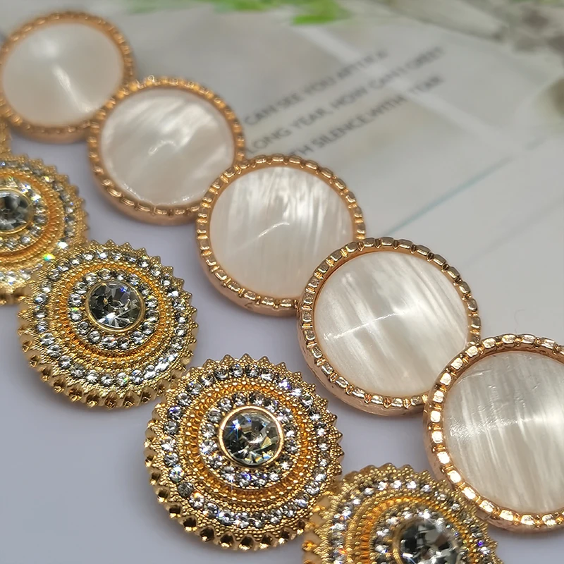 18MM Luxury Gold Metal Rhinestone Buttons Of Clothing Wholesale High Quality Round Fashion Decor Button Sewing Notions Apparel