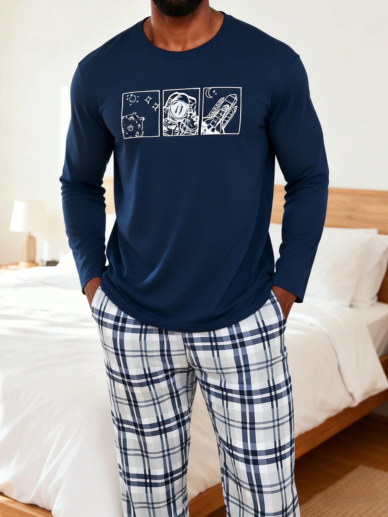 Conjunto de ropa de estar en casa para hombre, de manga larga y cuello redondo, con estampado de motivos espaciales en azul, pantalones a cuadros azules y blancos, conjunto de dos piezas holgado e informal para el hogar.