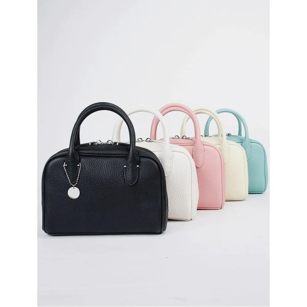 

2026 New Simple Texture Versatile Leather Portable Bag Niche Minimalist Bowling Single Shoulder Loose Casual Fashion Premium