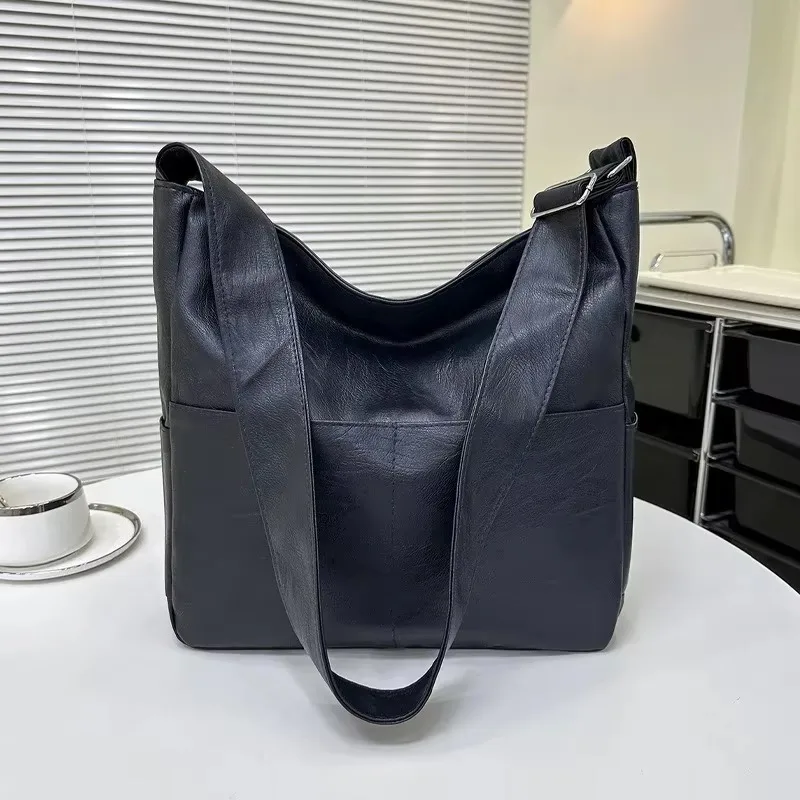 New Ins Shoulder Large Bag Fashionable Crossbody Bag Autumn and Winter Soft Leather Bucket Bag for Women