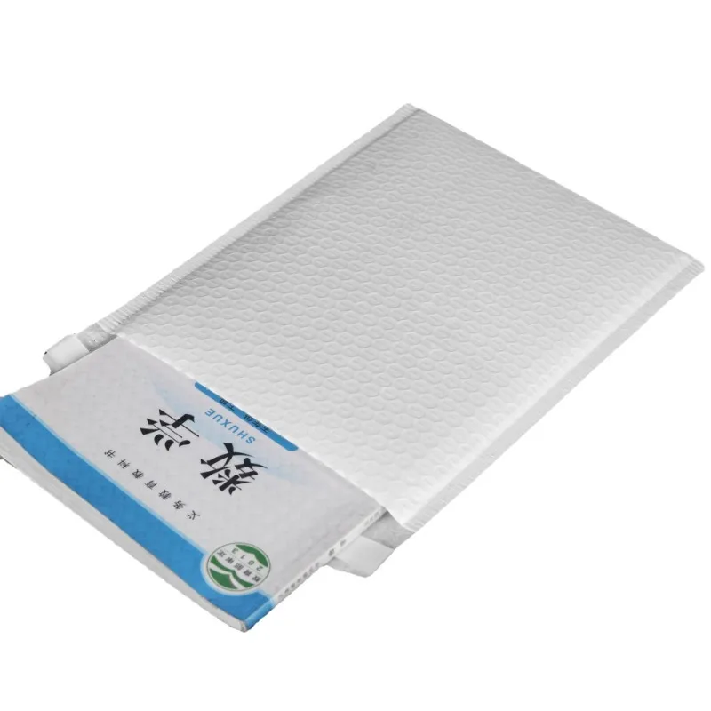 50 個 18 × 23/20 × 25 センチメートル白バブルメーラー包装袋製品配送パッケージ配送封筒メーラー