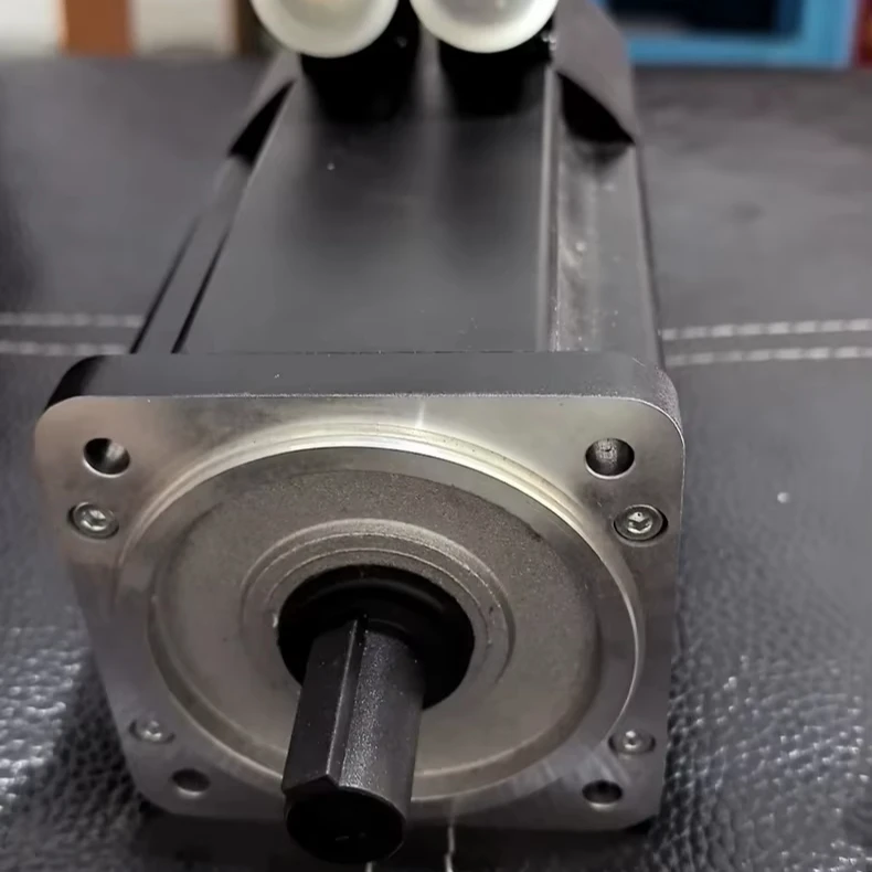 Genuine Original Product in Stock   8MSA4L.RO-B5     8MSA3X.E0-31     8MSA6X.R0-B5    Servo Motor