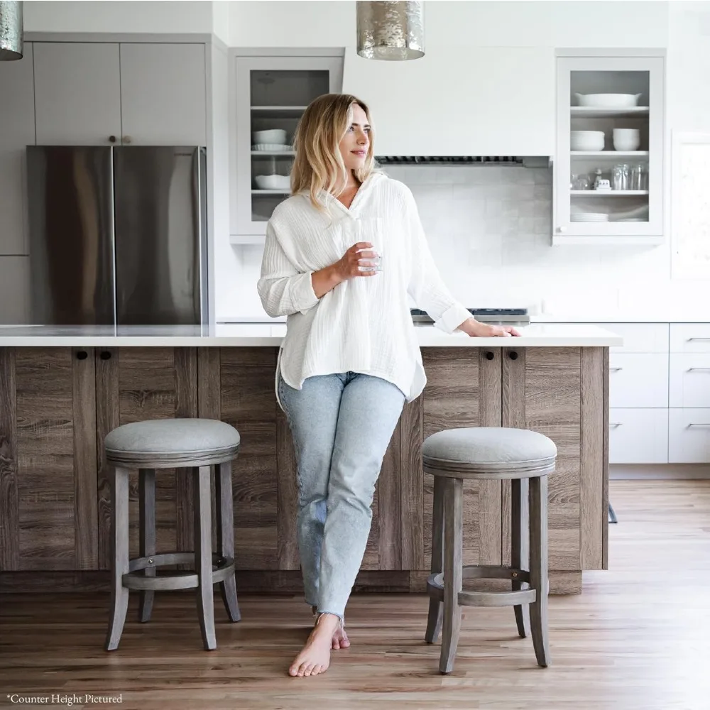 회전식 바 스툴 - 원형 쿠션과 손으로 조각한 장식이 있는 나무 시트