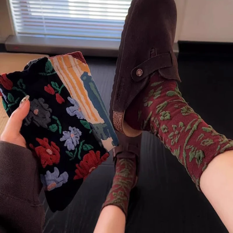 1/3 Paar Damen-Mid-Tube-Socken mit Blumenmuster, modischer koreanischer Retro-Stil, weiche und bequeme Freizeitsocken für alle Jahreszeiten – Detail 3