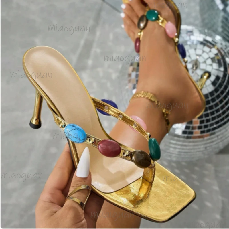 

Модные женские шлепанцы с узким ремешком и цветными камнями, летние вечерние туфли на низком каблуке, гладиаторские сандалии, женские туфли-лодочки на каблуке