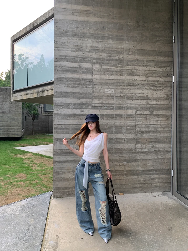

Hot Girl Style White Loose Denim Tank Top And High Waist Torn Jeans Women's Summer Fashion Two-Piece Set High Waist V-Neck