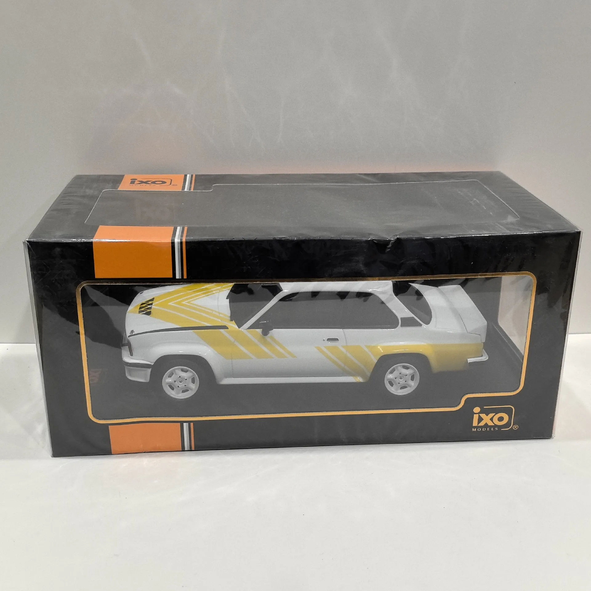Diecast IXO 1/18 escala OPEL ASCONA B 400 1982 Opel modelo de coche de aleación