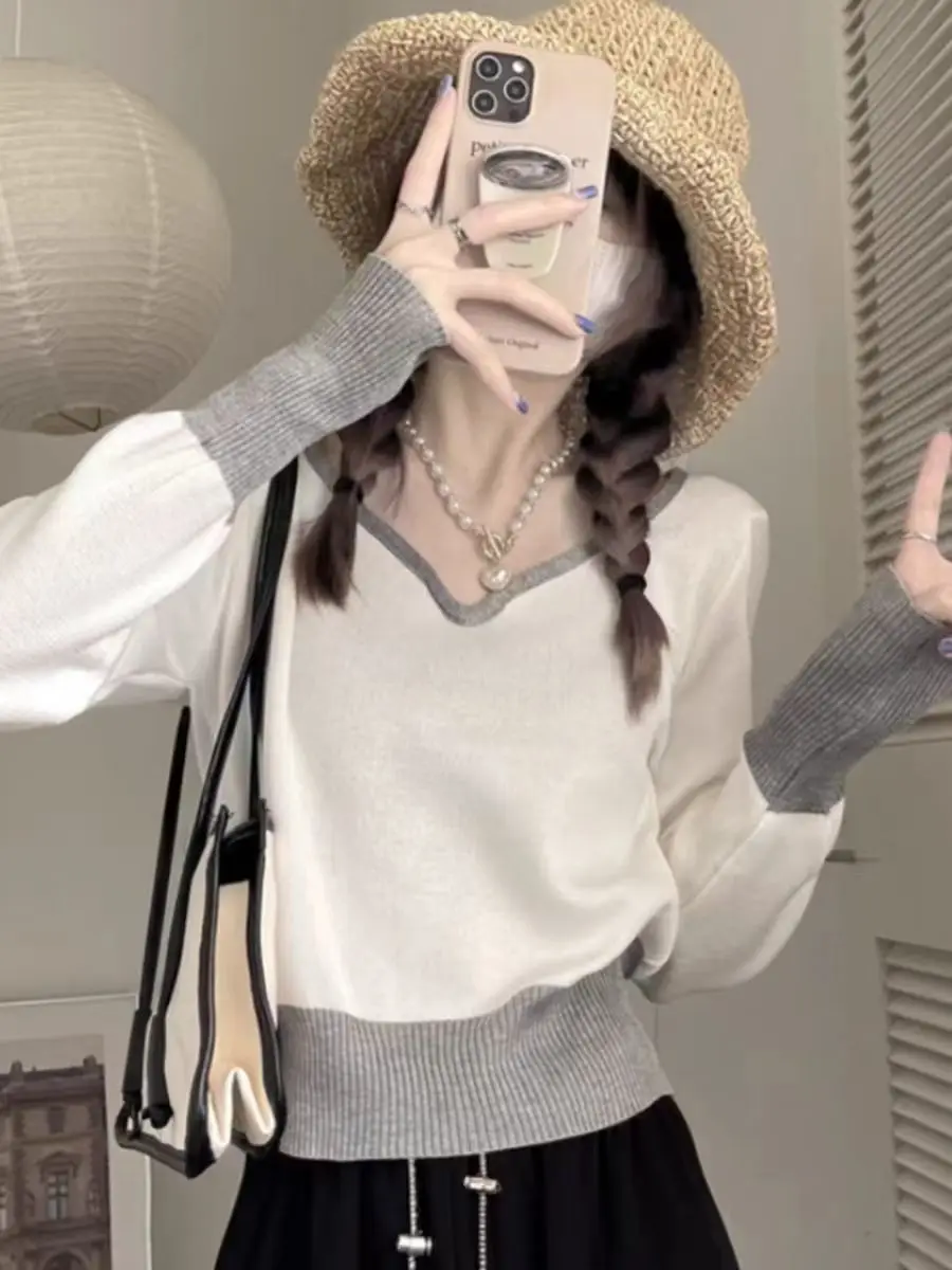 เสื้อสเวตเตอร์คอวีสำหรับผู้หญิง คอลเลคชั่นใหม่ ฤดูใบไม้ผลิและฤดูใบไม้ร่วง ปี 2025 เสื้อตัวใน ดีไซน์โดดเด่นและใช้งานได้หลากหลาย เสื้อครอป